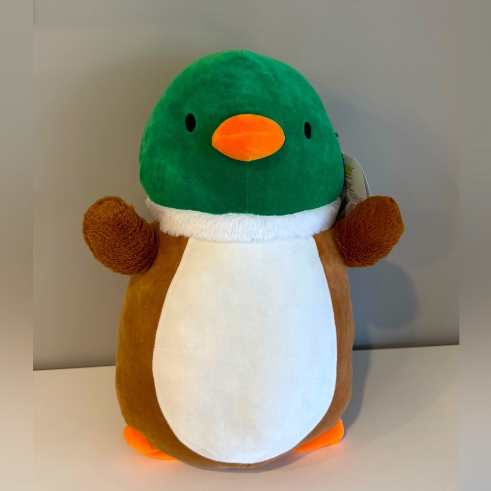 Brand new 18” Avery Squishmallows hugmee